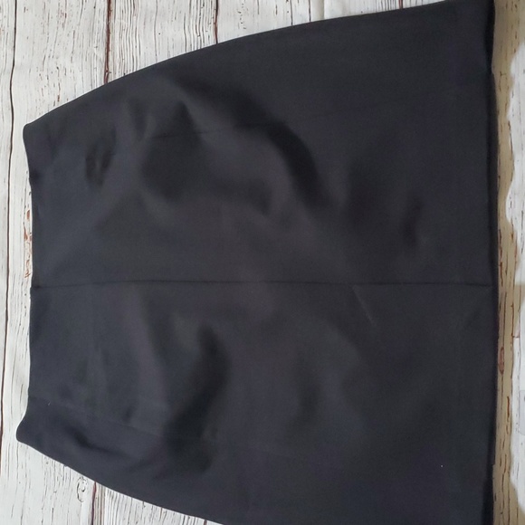 🆕️ RAFAELLA BLACK LEATHER SKIRT 🖤 - Picture 7 of 8